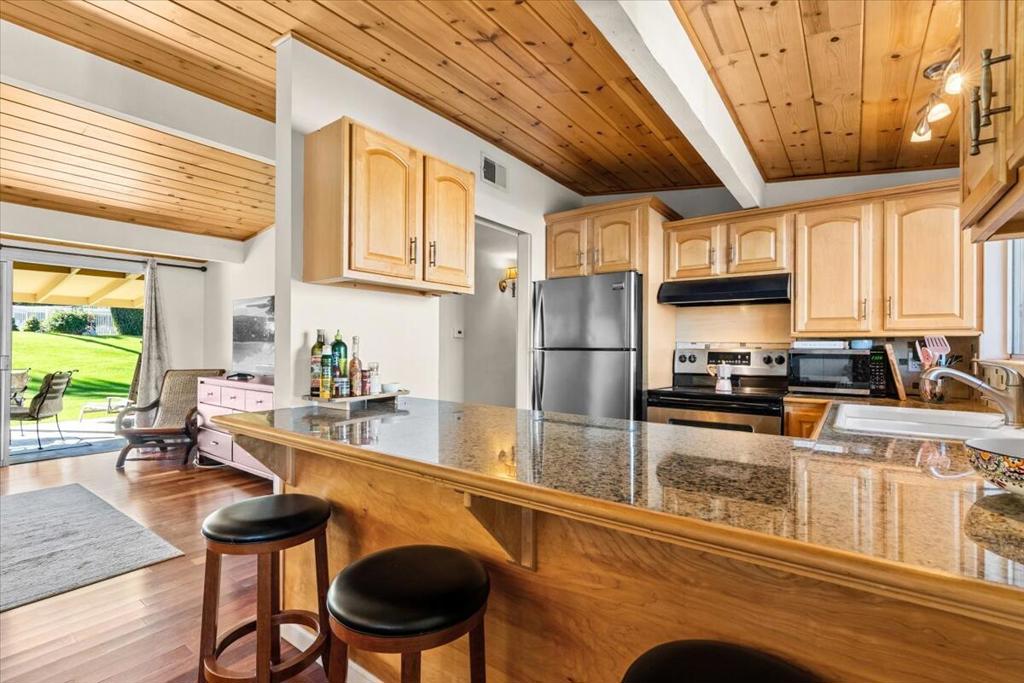 Sand & Shadows - Residential