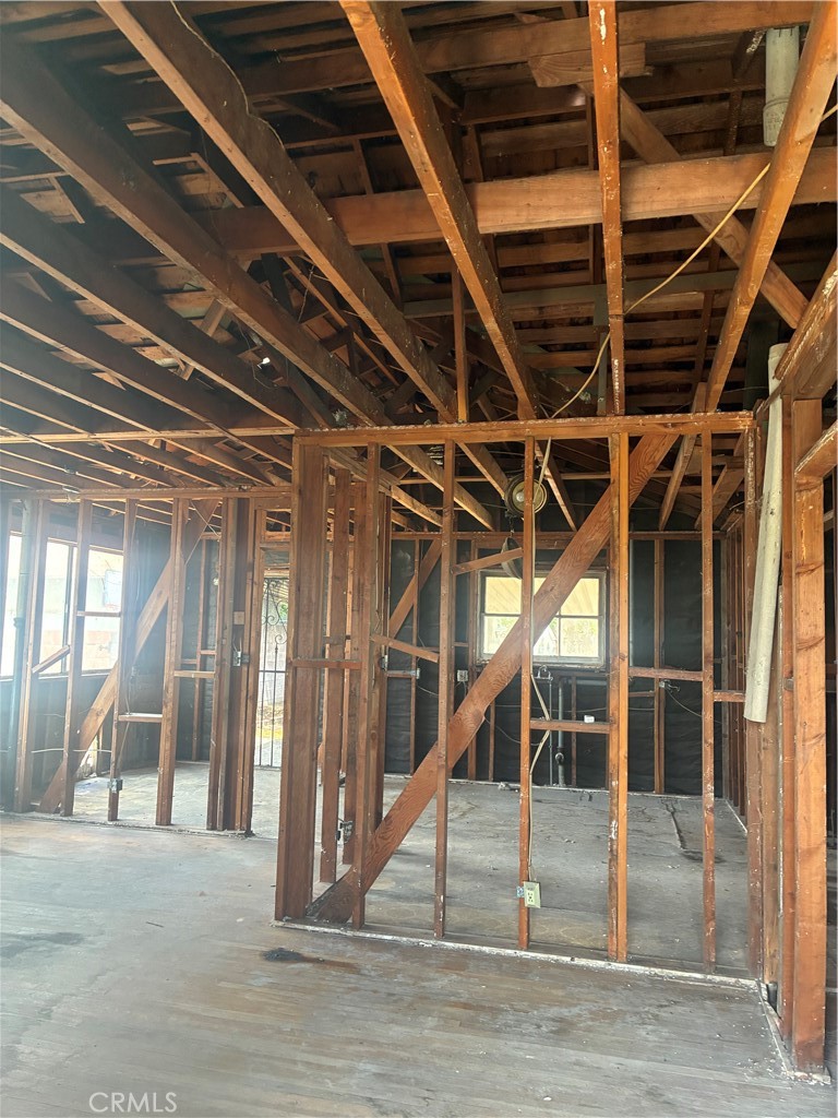 560 W Cornell