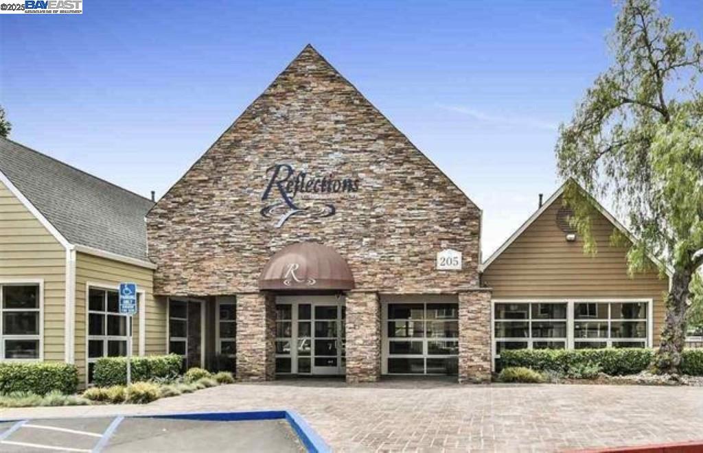 REFLECTION - Residential Lease