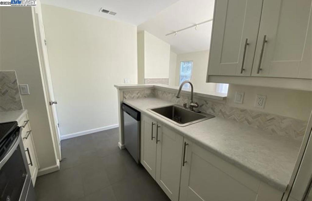 REFLECTION - Residential Lease