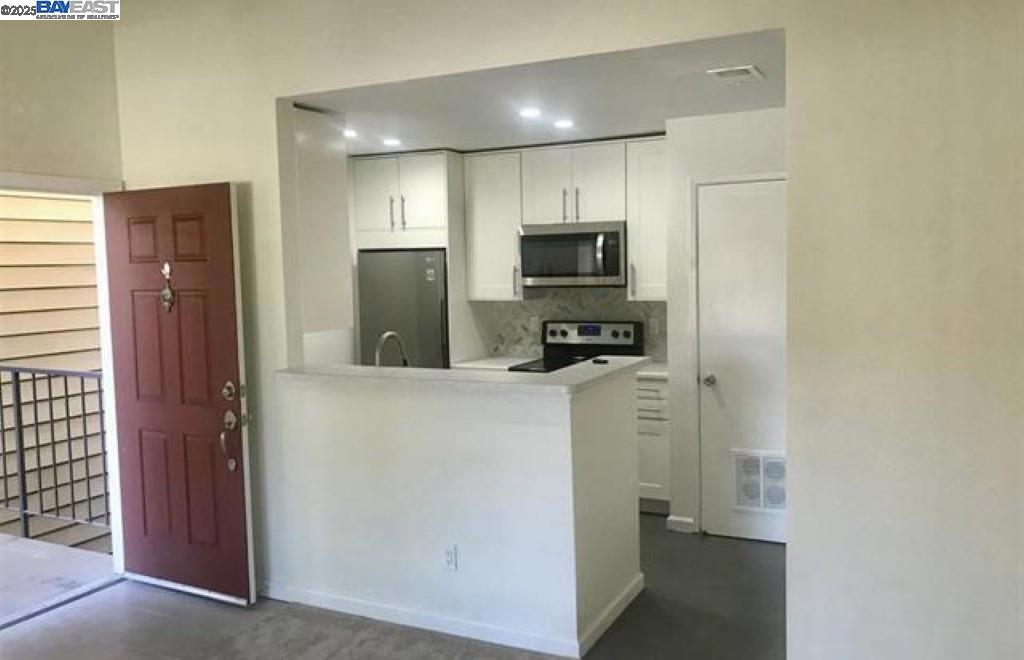 REFLECTION - Residential Lease