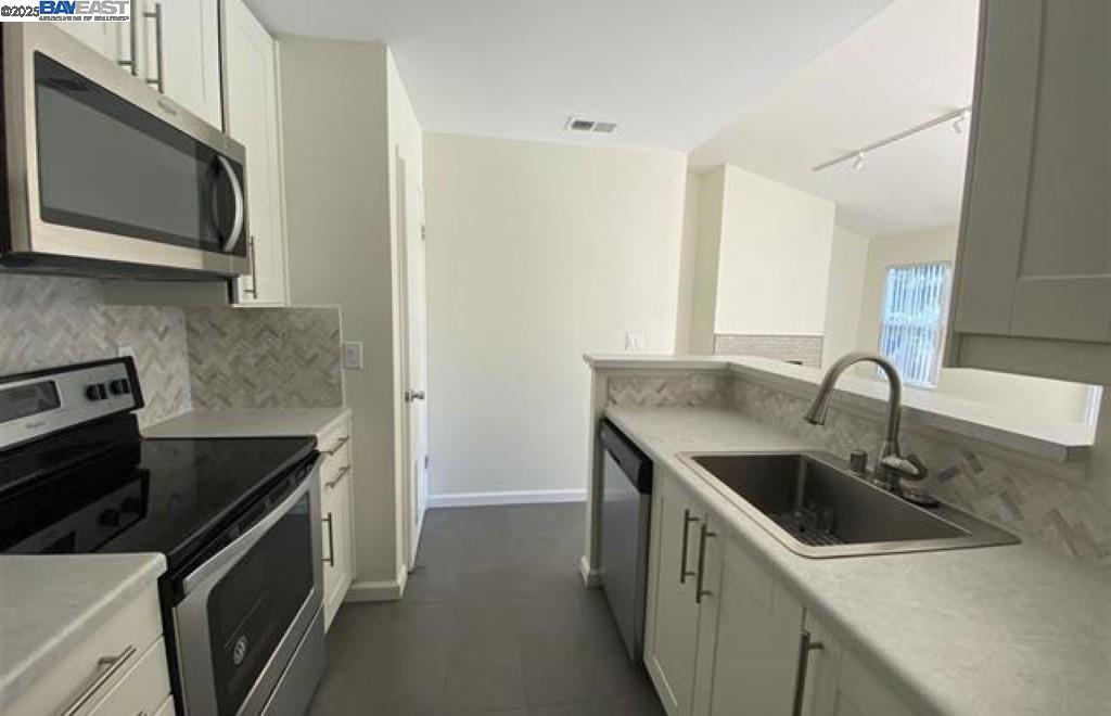 REFLECTION - Residential Lease