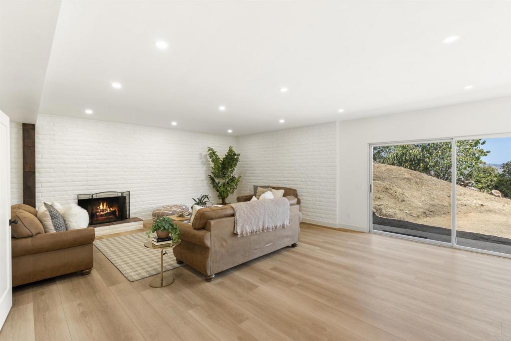 1140 Evergreen Lane