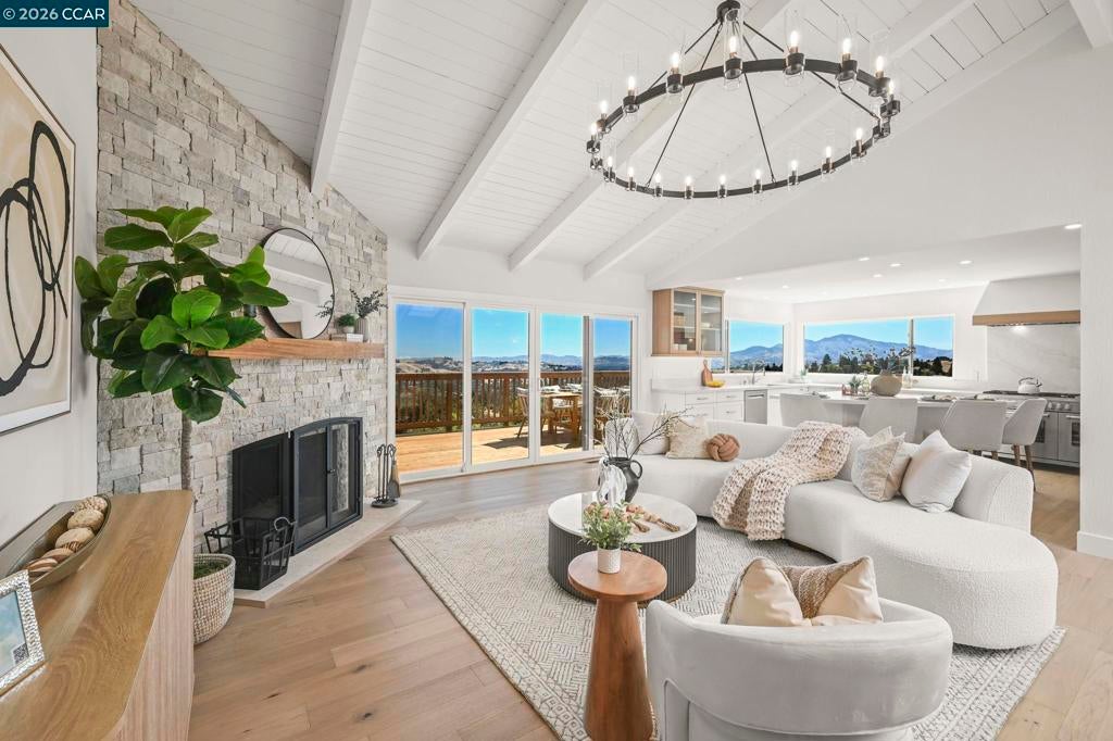 37 Corte Pinon Court