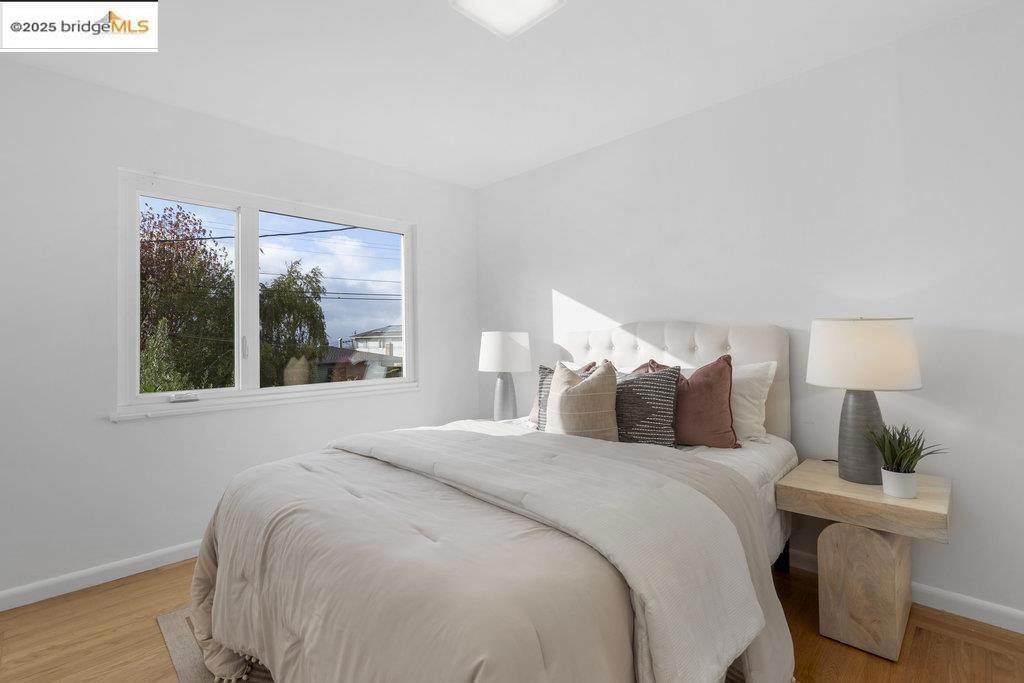 MIRA VISTA HIGHL - Residential