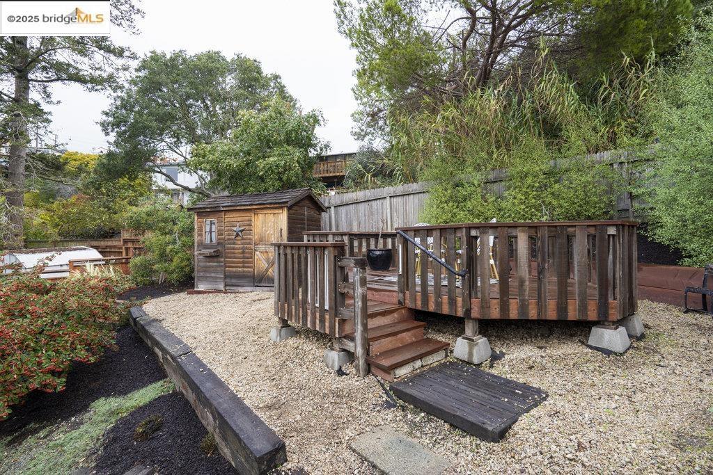 MIRA VISTA HIGHL - Residential