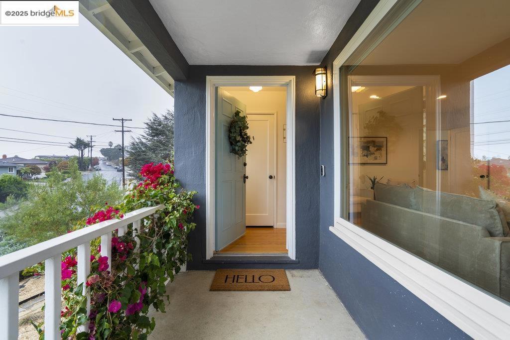 MIRA VISTA HIGHL - Residential