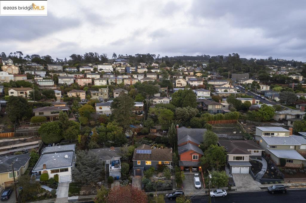 MIRA VISTA HIGHL - Residential