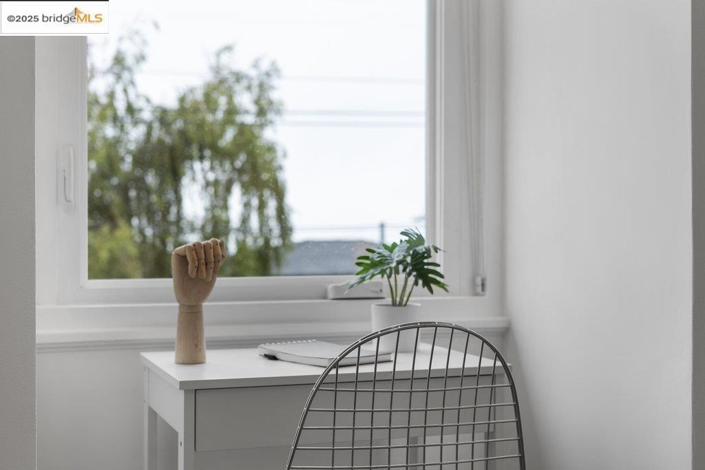 MIRA VISTA HIGHL - Residential