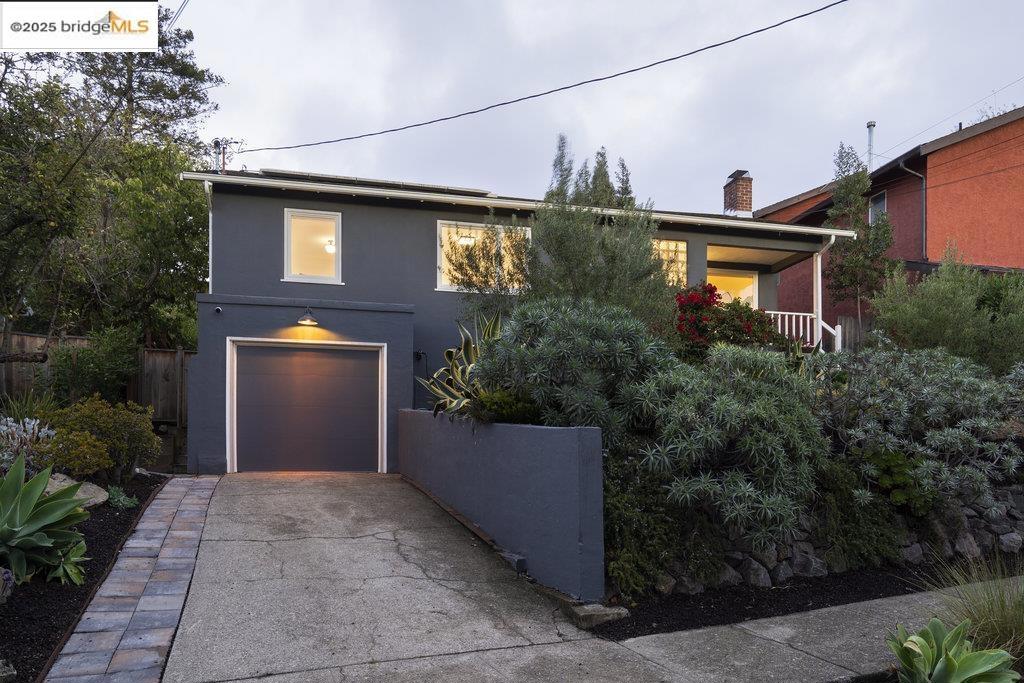 MIRA VISTA HIGHL - Residential