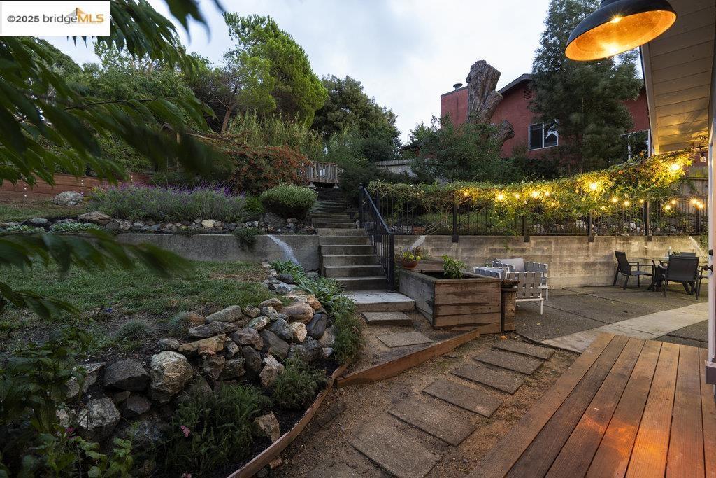 MIRA VISTA HIGHL - Residential