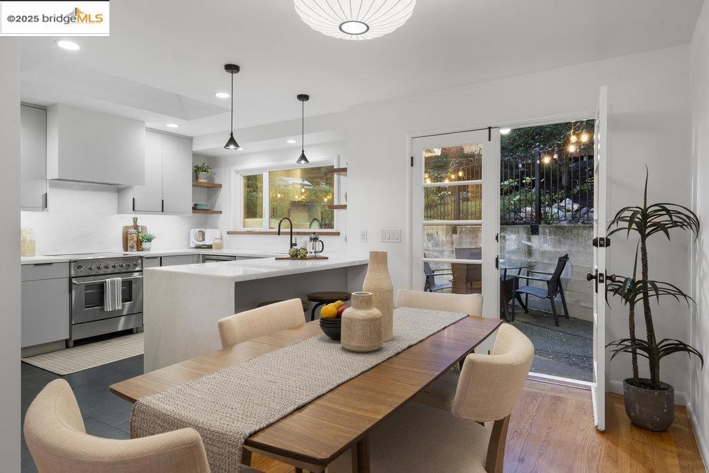 MIRA VISTA HIGHL - Residential