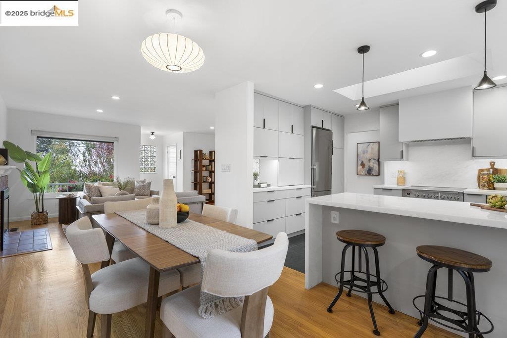 MIRA VISTA HIGHL - Residential