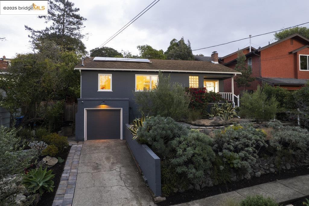 MIRA VISTA HIGHL - Residential