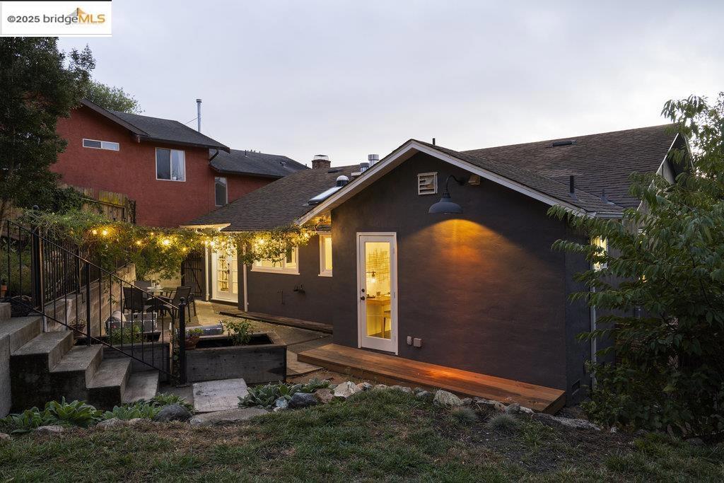 MIRA VISTA HIGHL - Residential