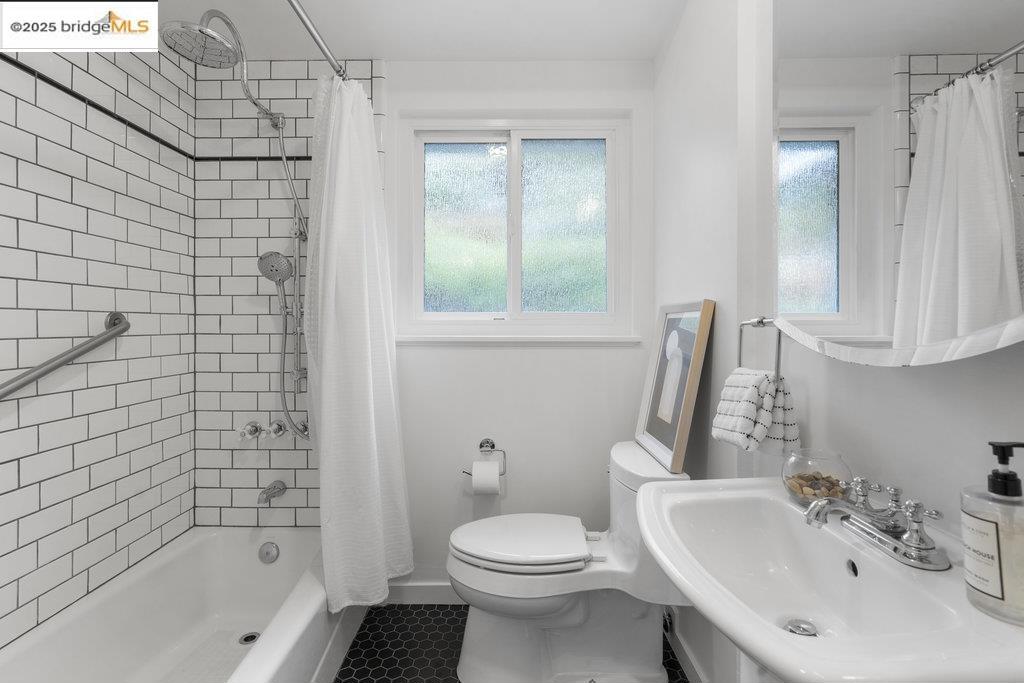 MIRA VISTA HIGHL - Residential