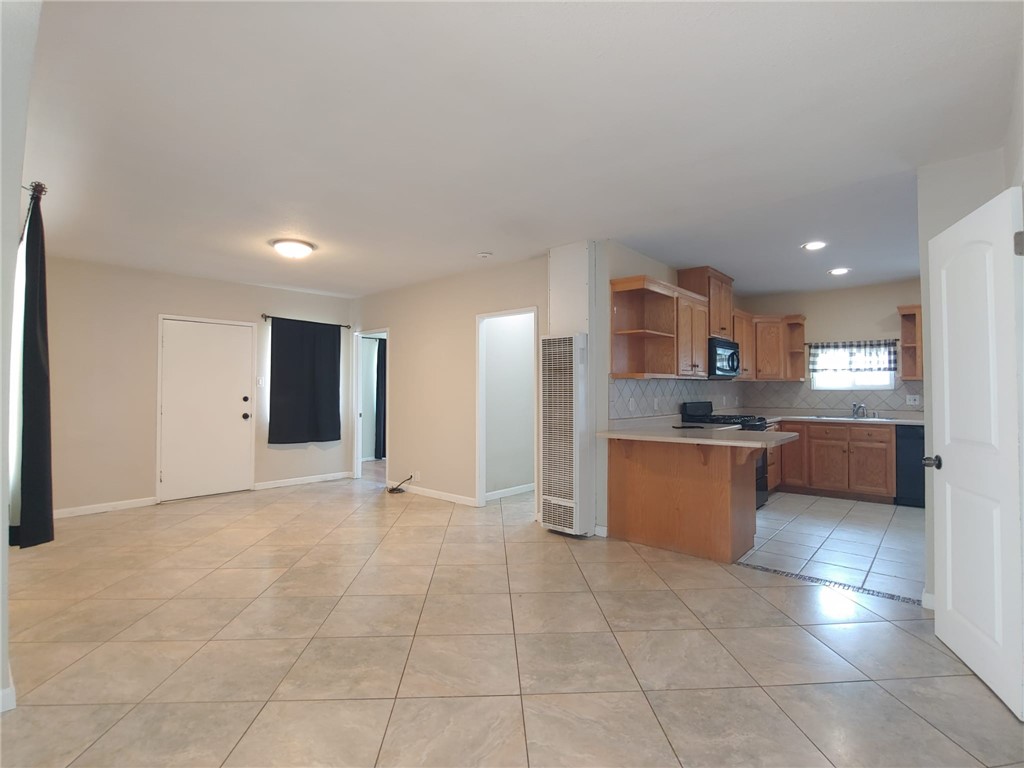 131 S Flower Avenue