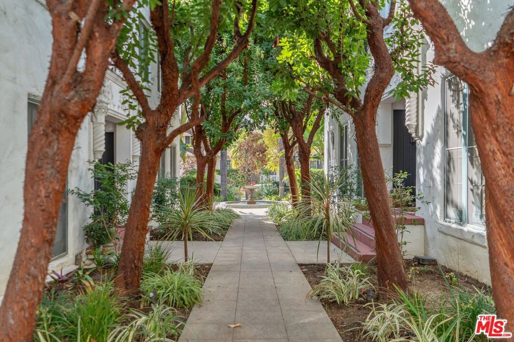 Photo of 1250 N Harper Avenue #302, Los Angeles, CA 90046 (MLS # 26652357)