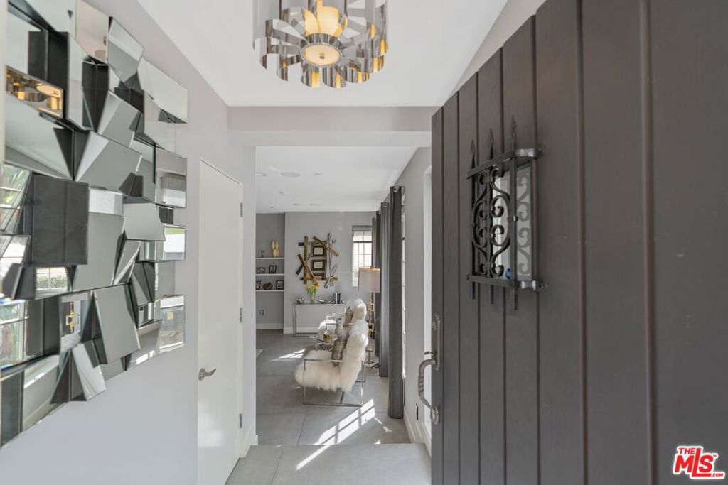 Photo of 1250 N Harper Avenue #302, Los Angeles, CA 90046 (MLS # 26652357)