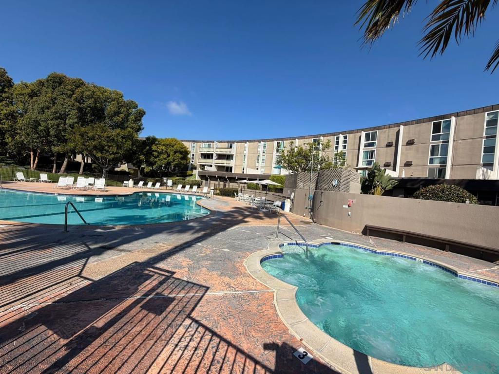 3050 Rue Dorleans 370