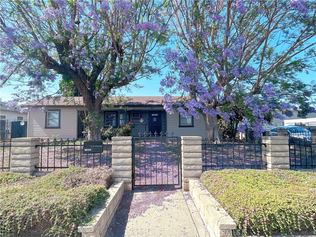 Welcome to this warm and inviting home, perfect for comfortable living and entertaining! Featuring an expansive front yard and a private backyard with a sparkling pool, this property offers plenty of outdoor space for family gatherings and relaxation.
Inside, you'll find 3 spacious bedrooms, 1 upgraded bathroom, two cozy living rooms, and a dedicated dining area. The fully renovated kitchen boasts modern finishes and functionality, making it a joy to cook in. The home is finished with beautiful wood flooring throughout and secured with a wrought iron gate for added peace of mind.
All utilities are included in the rent, offering convenience and value. Don’t miss the chance to live in this charming, move-in-ready home!