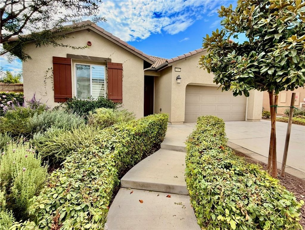Photo of 12003 Santiam Court, Jurupa Valley, CA 91752 (MLS # IV25254559)