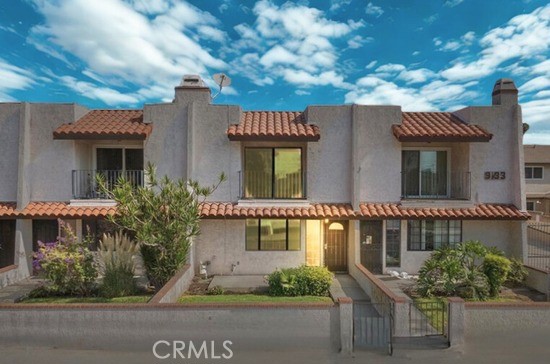 Welcome to your new home in the heart of Bellflower! This beautifully updated 3-bedroom, 3-bathroom condominium offers a perfect blend of comfort and convenience. Situated near major freeways and shopping centers, you'll enjoy easy access to everything you need.
Step inside to discover a fully remodeled kitchen featuring sleek countertops and modern appliances, complemented by new flooring throughout the unit. The private, gated community ensures security and peace of mind, with an attached two-car garage providing direct access to your home.
Relax and unwind with community amenities including a sparkling pool and soothing sauna. Friendly neighbors and a welcoming atmosphere make this an ideal place to live. Don't miss this opportunity to own a fantastic property in the wonderful city of Bellflower.
Contact us today to schedule a private tour and make this exceptional condo your new home!