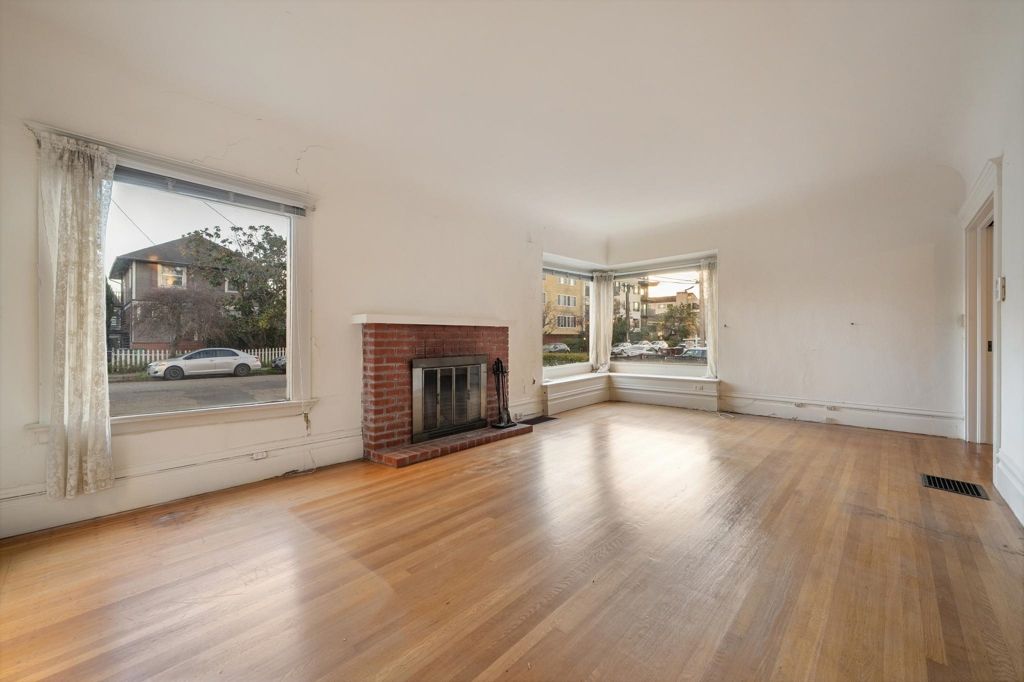 Photo of 361 HANOVER AVENUE Ave, Oakland, CA 94606 (MLS # 41121152)