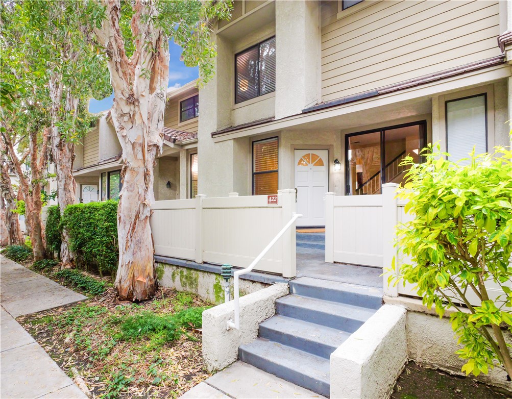 2595 Plaza Del Amo 422