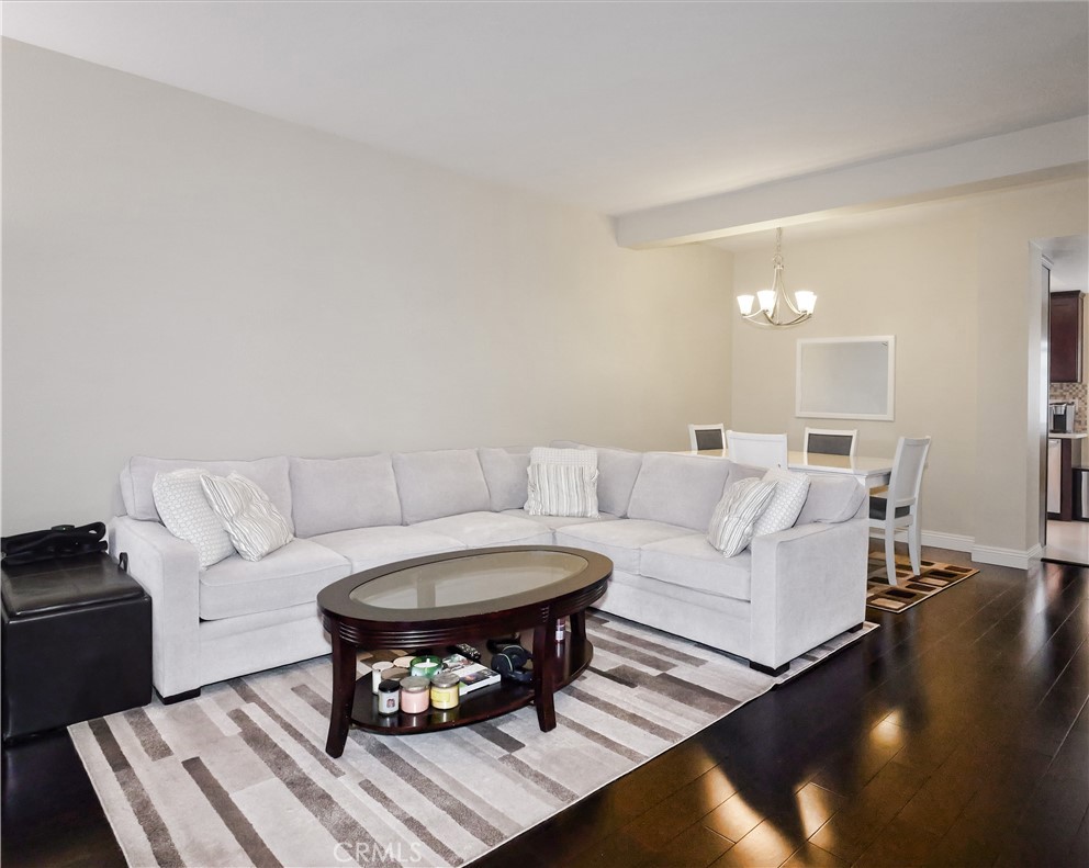 2595 Plaza Del Amo 422