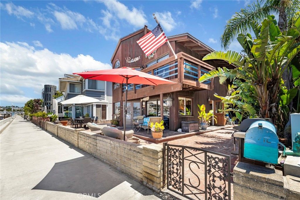 Photo of 805 N Bay Front, Newport Beach, CA 92662 (MLS # PW26136839)