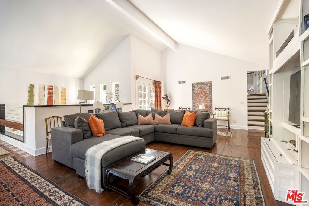 Photo of 1647 N Beverly Glen Boulevard, Los Angeles, CA 90077 (MLS # 25584121)