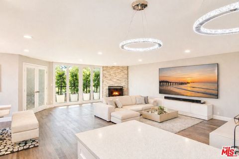 Photo of 150 N Almont Drive #203, Beverly Hills, CA 90211 (MLS # 26650145)