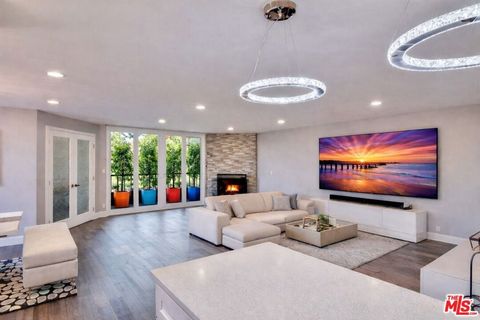 Photo of 150 N Almont Drive #203, Beverly Hills, CA 90211 (MLS # 26650145)