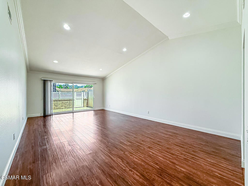 42203 Village 42