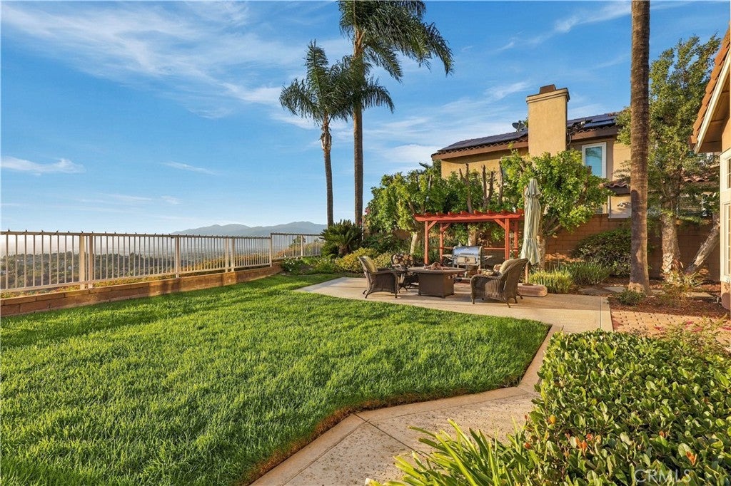 2215 Calle Margarita