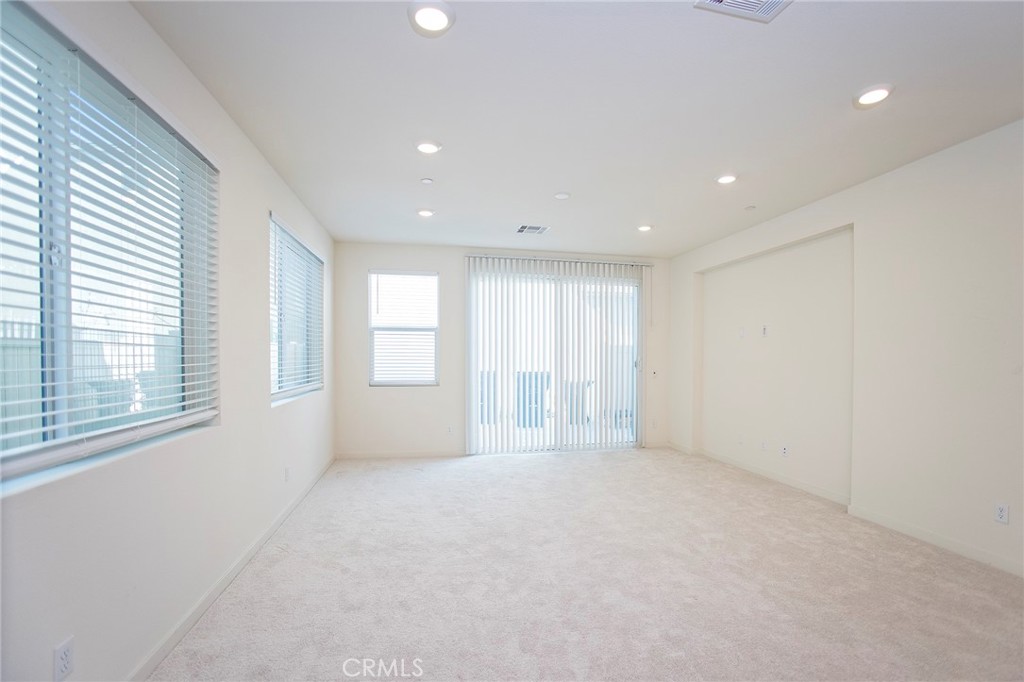 3672 S Brunswick Paseo