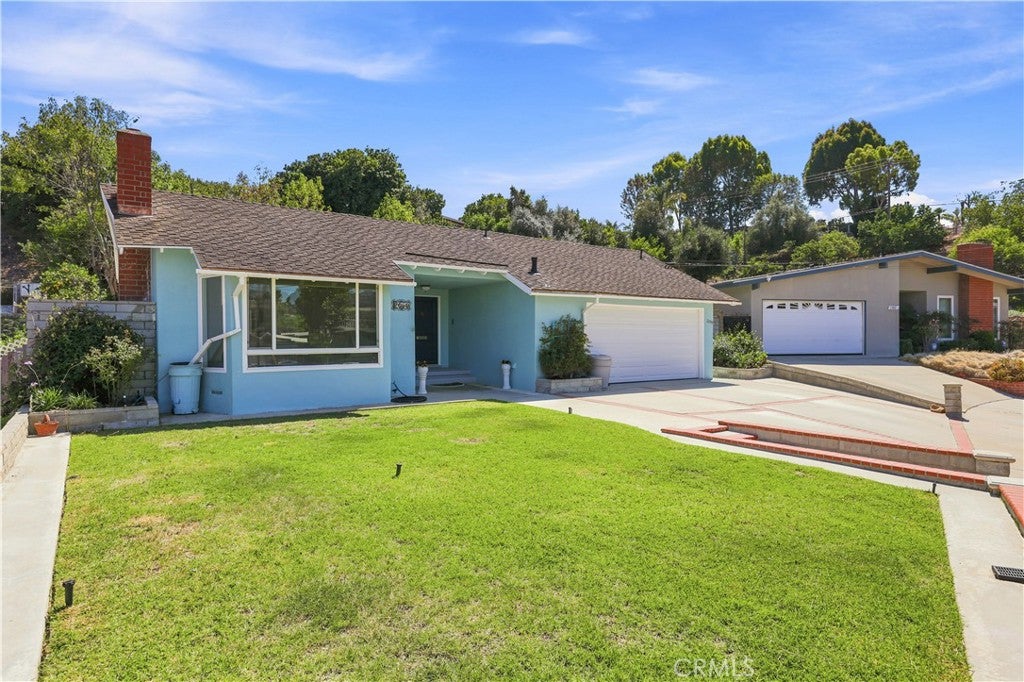 2080 Avenida Feliciano