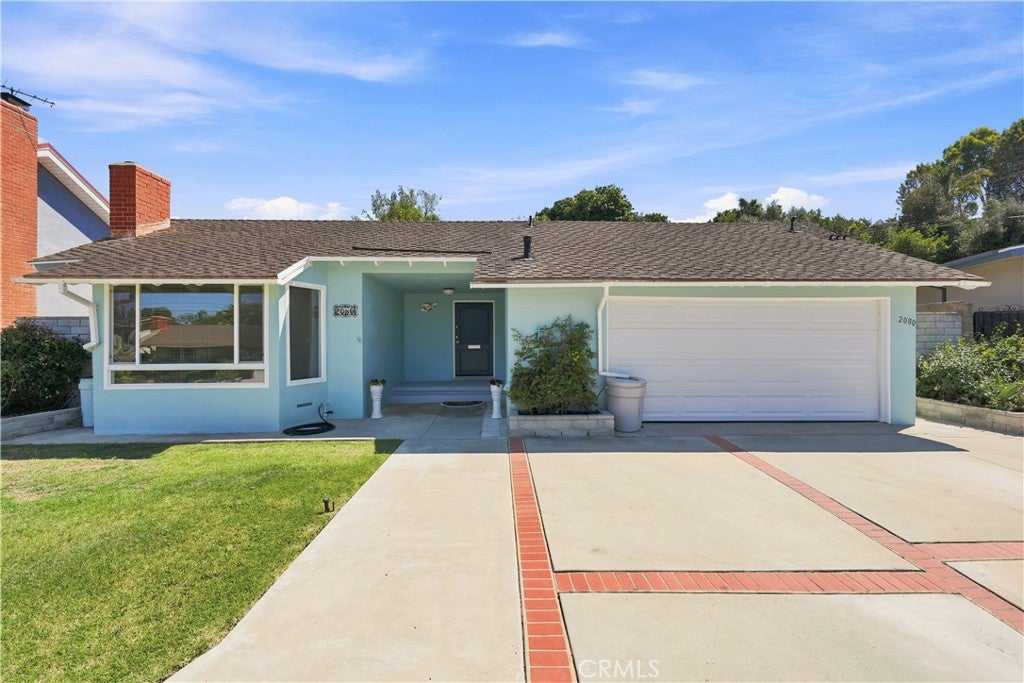 2080 Avenida Feliciano