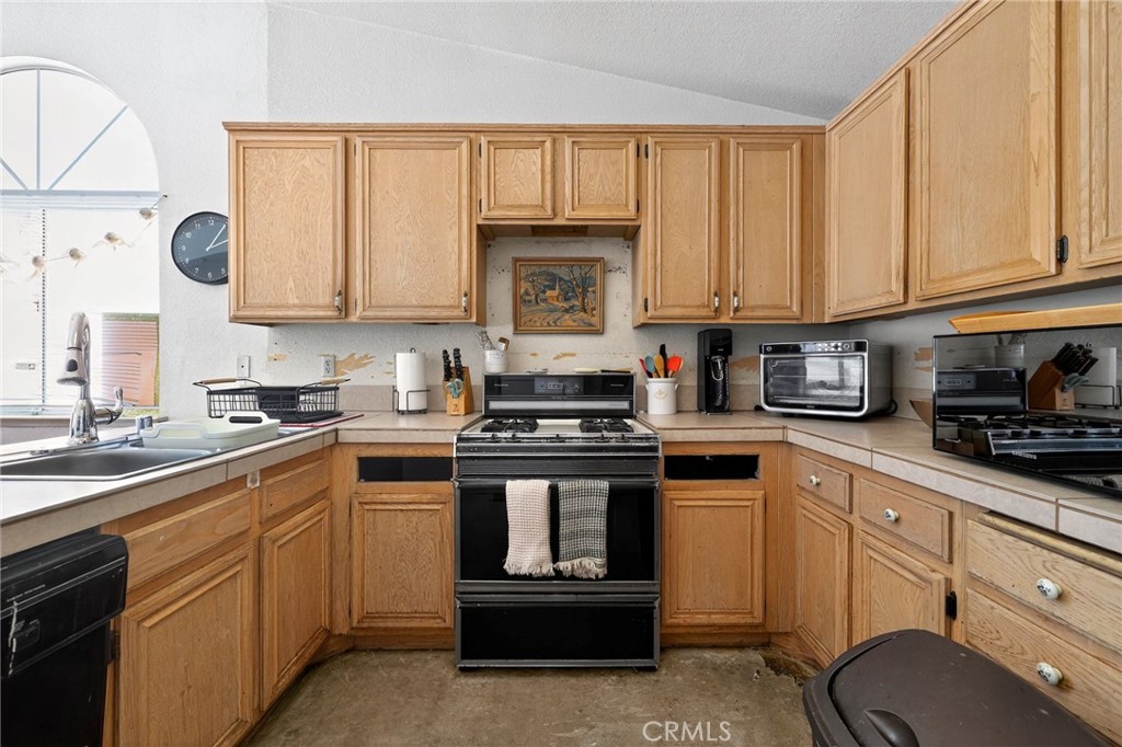 MISSION LAKES - Residential
