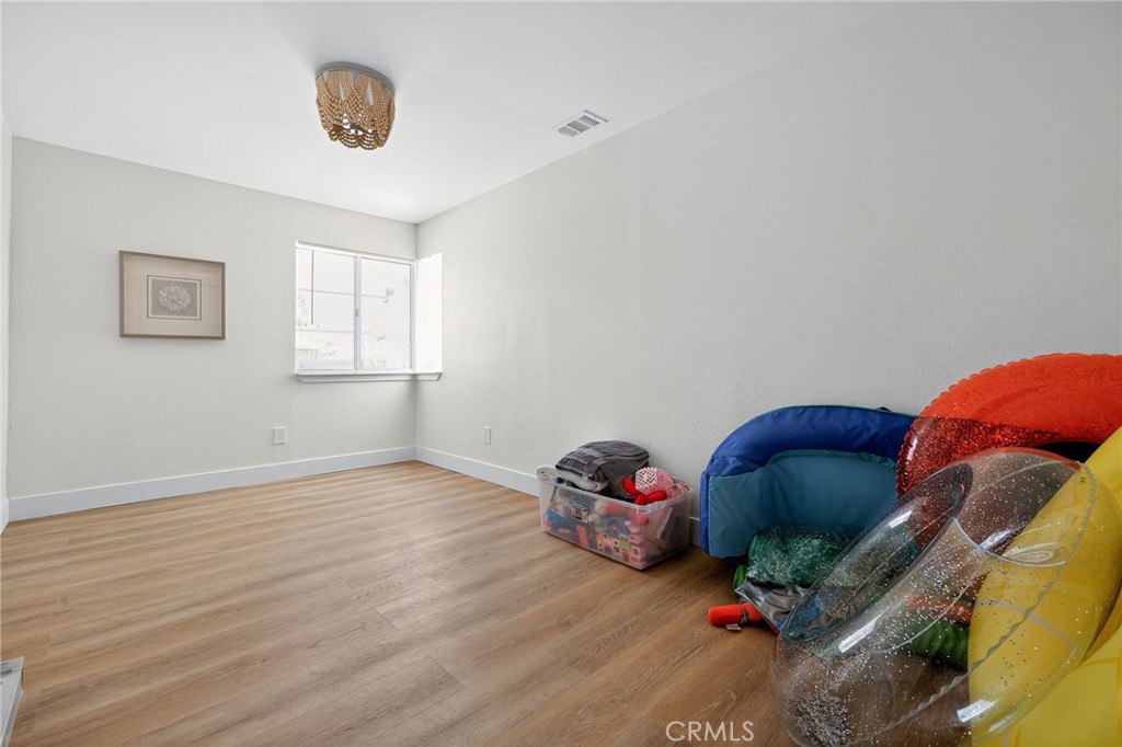 MISSION LAKES - Residential