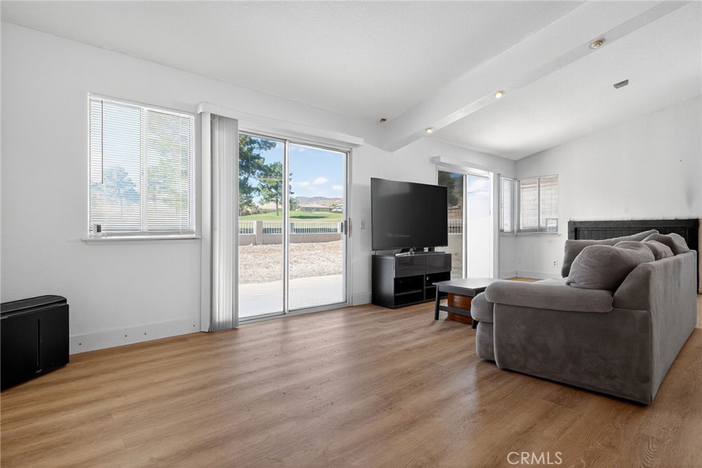MISSION LAKES - Residential