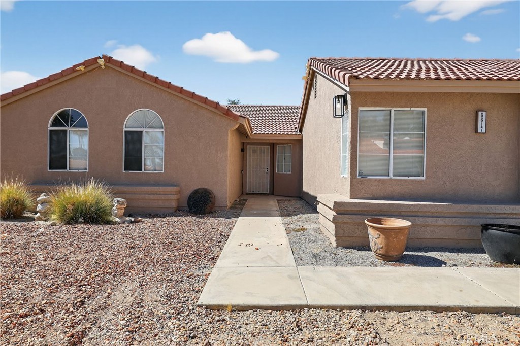 8817 Clubhouse Boulevard