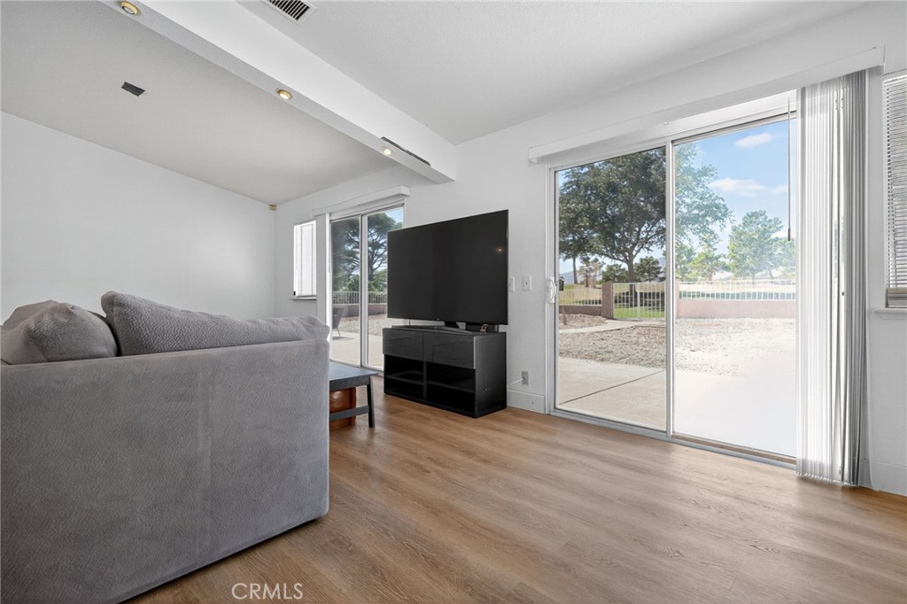 MISSION LAKES - Residential
