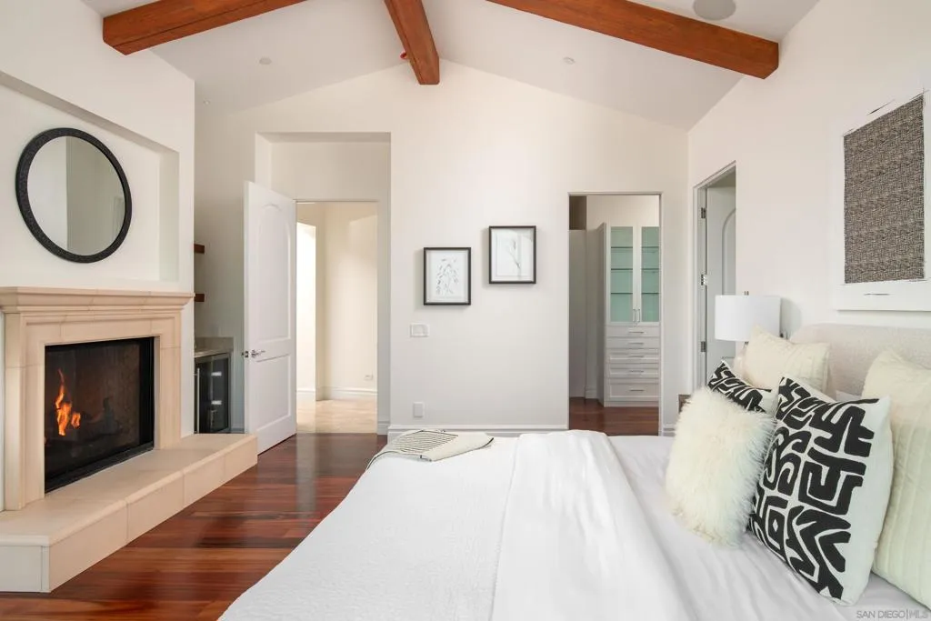 San Diego, California 92109, United States, 4 Bedrooms Bedrooms, ,4 BathroomsBathrooms,Residential,Active,178680