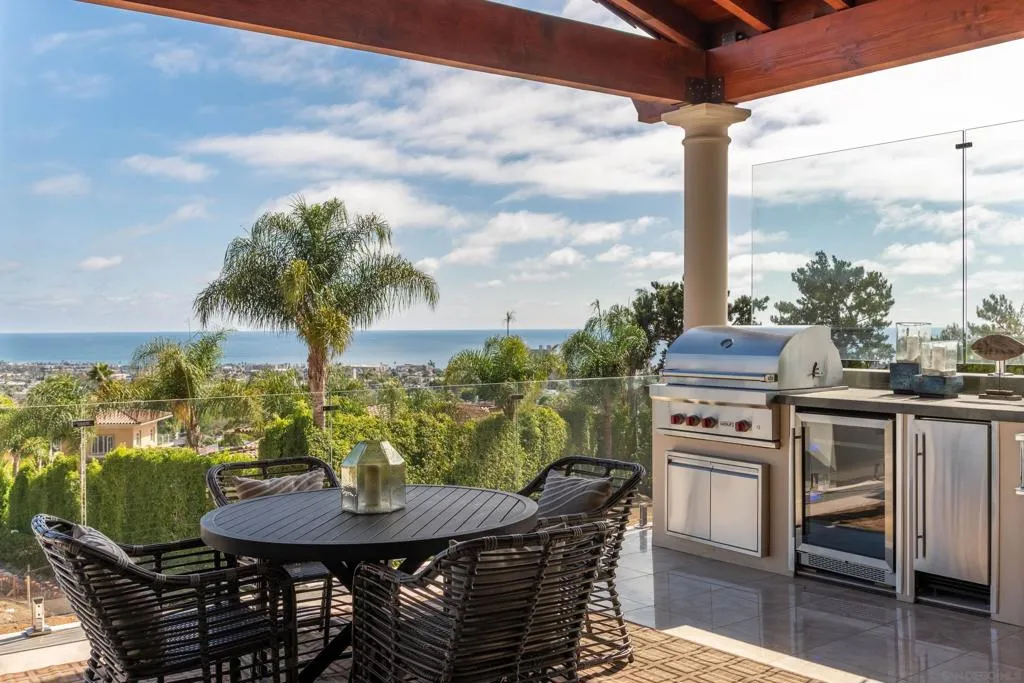 San Diego, California 92109, United States, 4 Bedrooms Bedrooms, ,4 BathroomsBathrooms,Residential,Active,178680