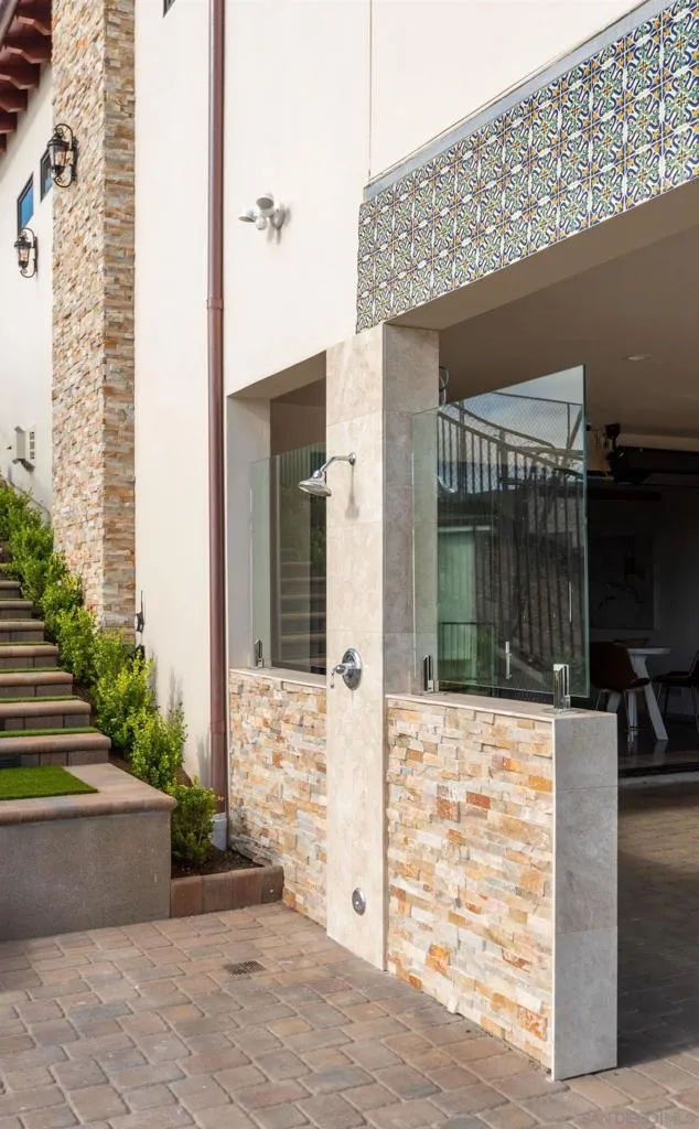 San Diego, California 92109, United States, 4 Bedrooms Bedrooms, ,4 BathroomsBathrooms,Residential,Active,178680