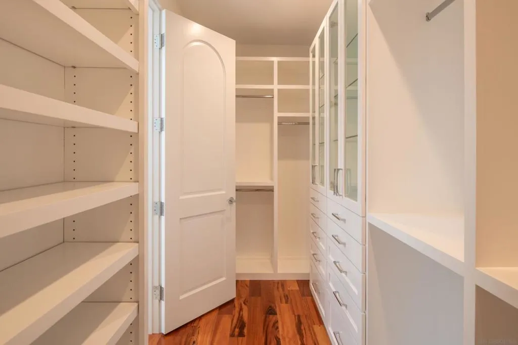 San Diego, California 92109, United States, 4 Bedrooms Bedrooms, ,4 BathroomsBathrooms,Residential,Active,178680