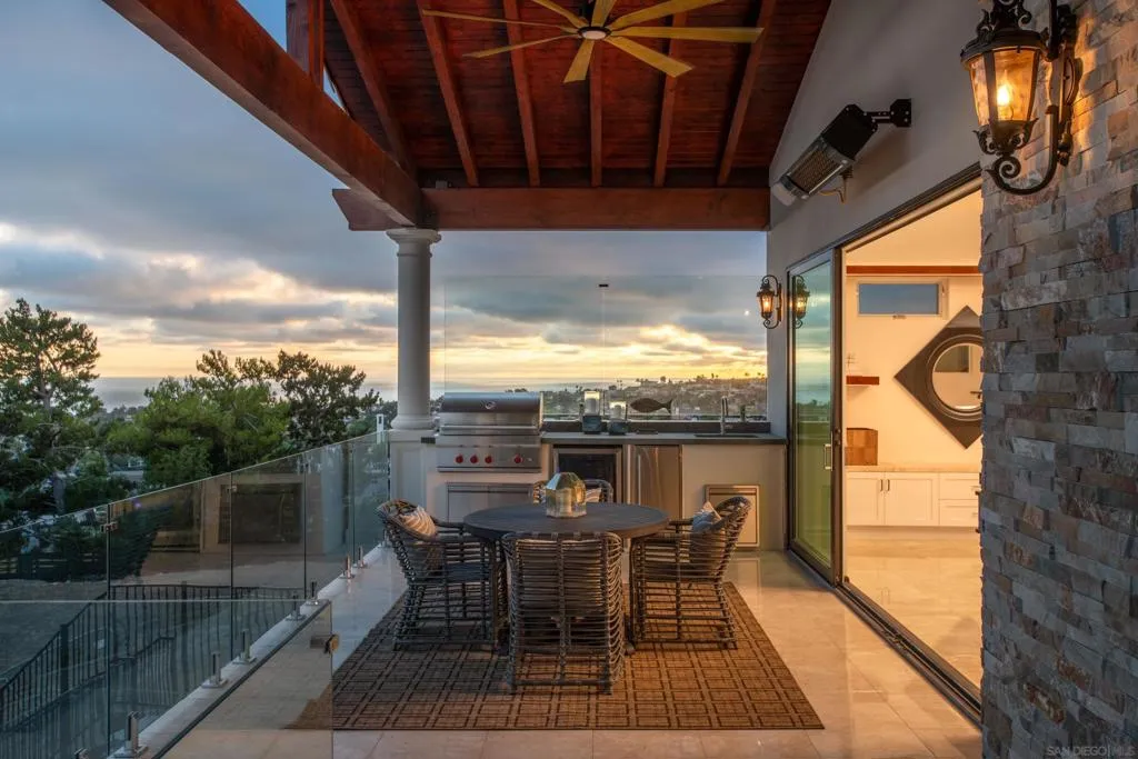 San Diego, California 92109, United States, 4 Bedrooms Bedrooms, ,4 BathroomsBathrooms,Residential,Active,178680