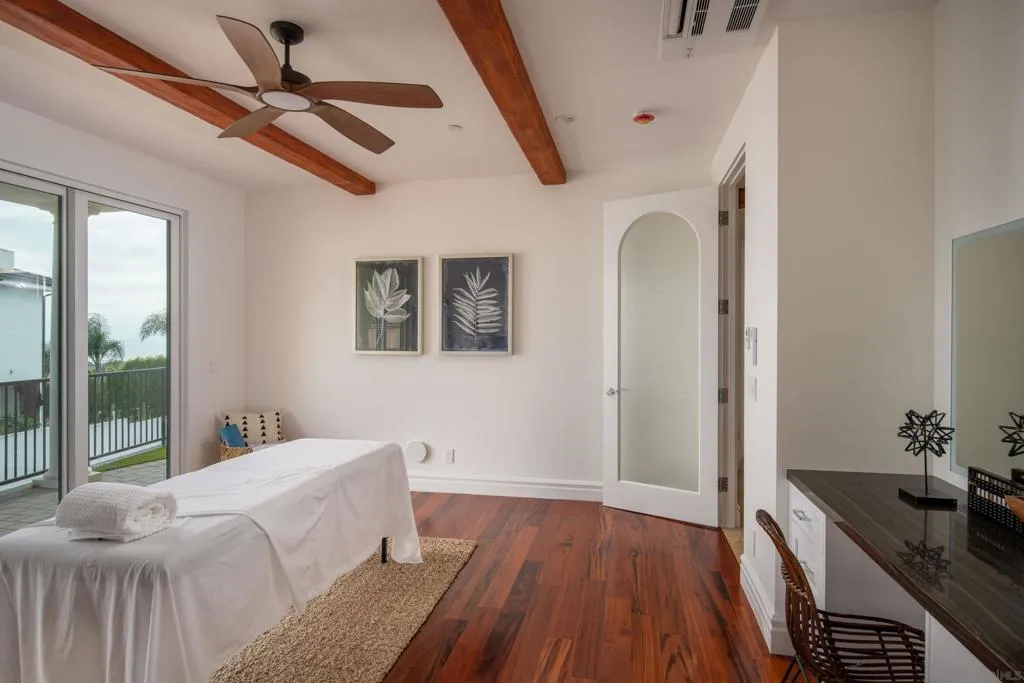 San Diego, California 92109, United States, 4 Bedrooms Bedrooms, ,4 BathroomsBathrooms,Residential,Active,178680